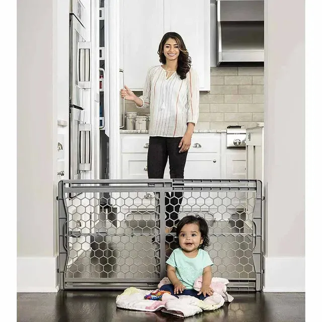 Regalo Plastic Expandable Safety Gate - 106 x 60 cm (Grey)